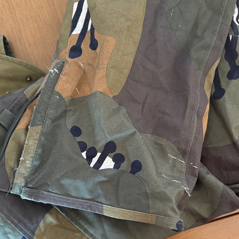 Burton Camouflage Bib Overalls Ski Snowboard Bibs - Picture 6 of 7